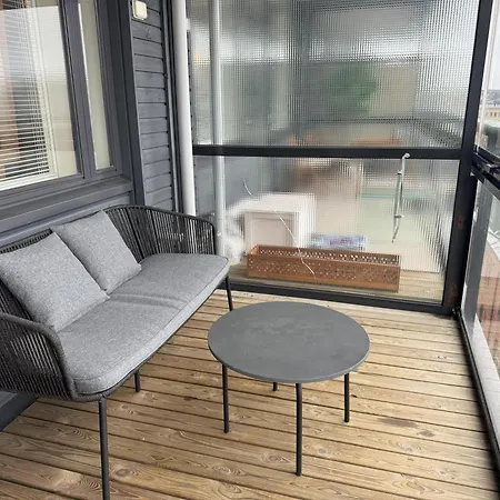 41 M2 With Sauna, View And Balcony To The Park Saunallinen Yksioe * Helsingfors